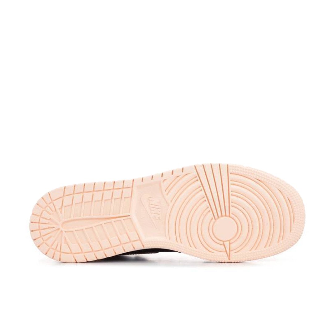 Crimson Tint – a grade-school shoe, the Air Jordan 1 Retro High OG GS 'Crimson Tint' brings a – LUX VERSE Luxury Designer Fashion Outlet