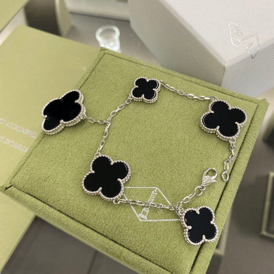 MAGIC CLOVER 5 MOTIFS  ONYX BRACELET SIVLER