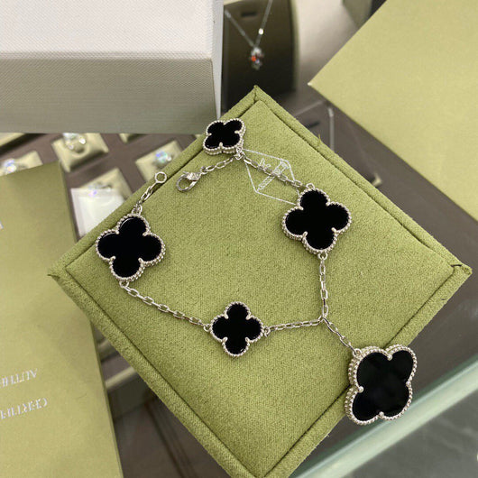 MAGIC CLOVER 5 MOTIFS  ONYX BRACELET SIVLER