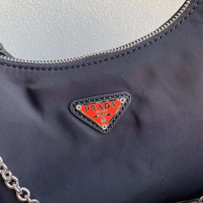 Cadena Shoulder Bag