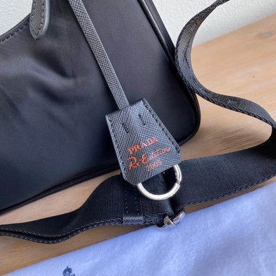 Cadena Shoulder Bag