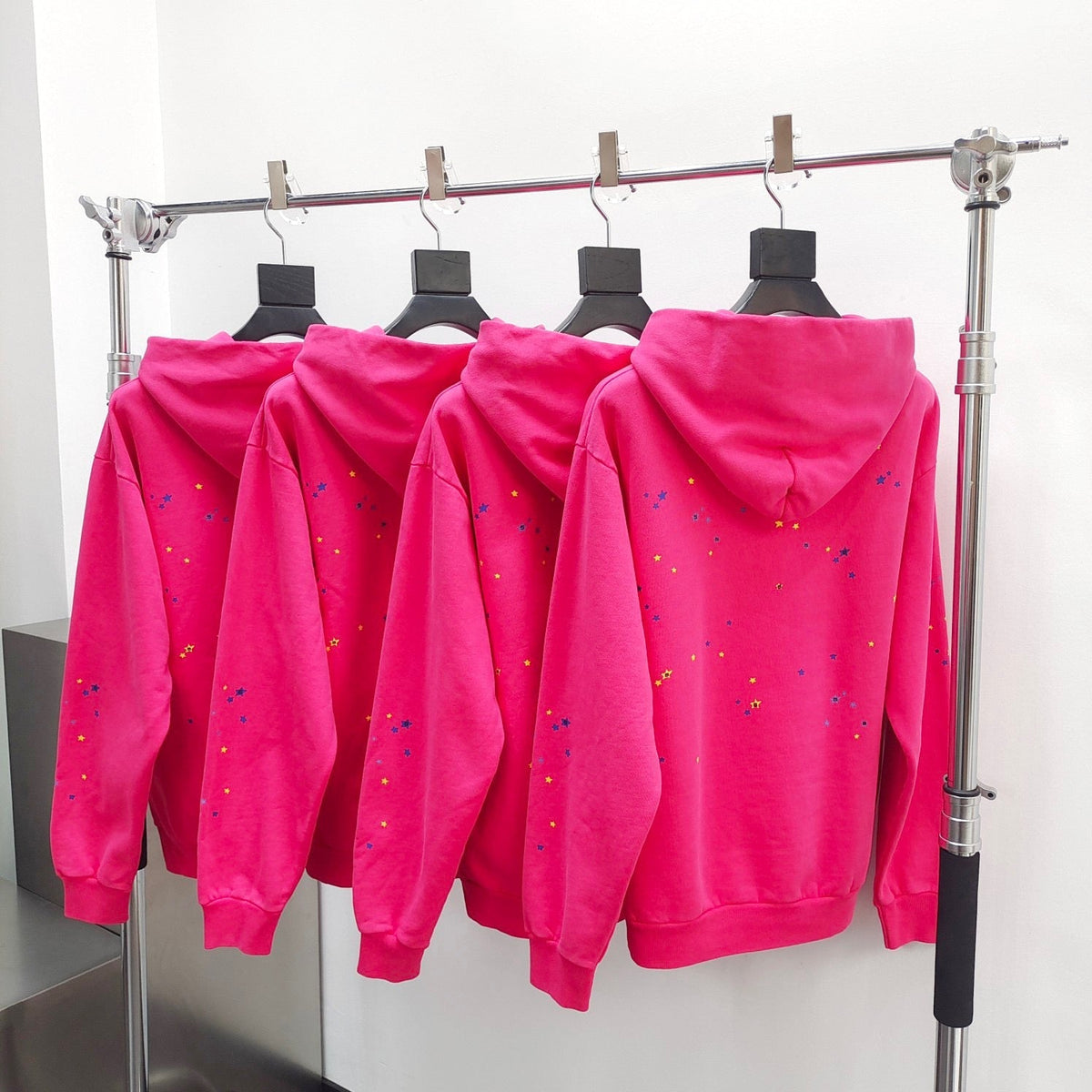 Pink Cotton Web Graphic Pullover - Men's