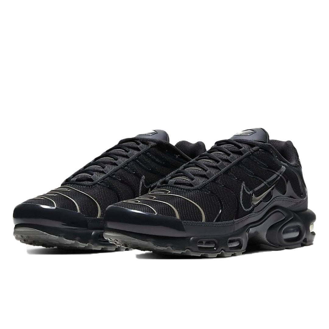 Air Max Plus – featuring the OG's wavy design lines, plastic accents and airy mesh on the upper, – LUX VERSE Luxury Designer Fashion Outlet