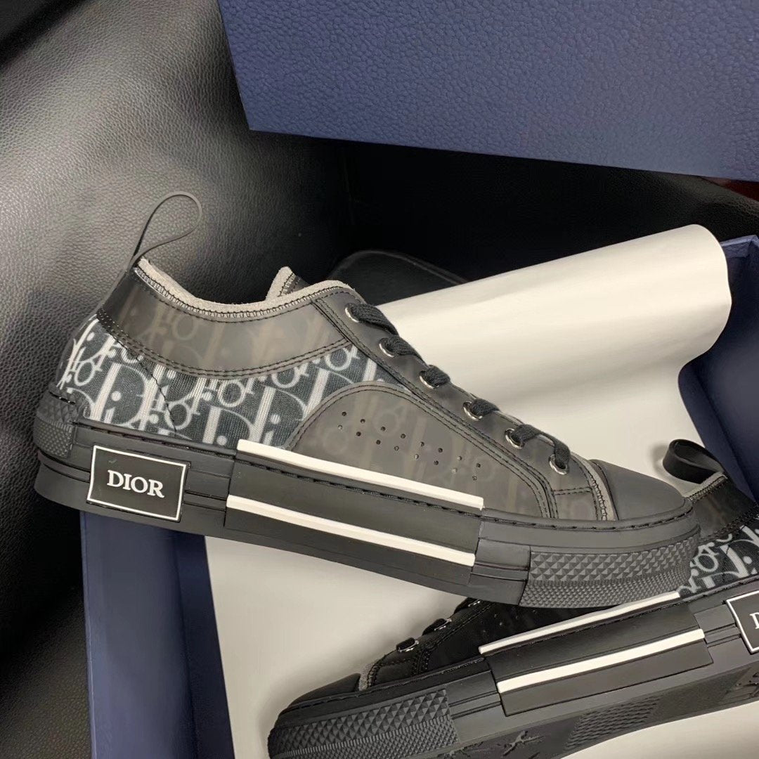 B23 Low Grey Oblique Sneakers