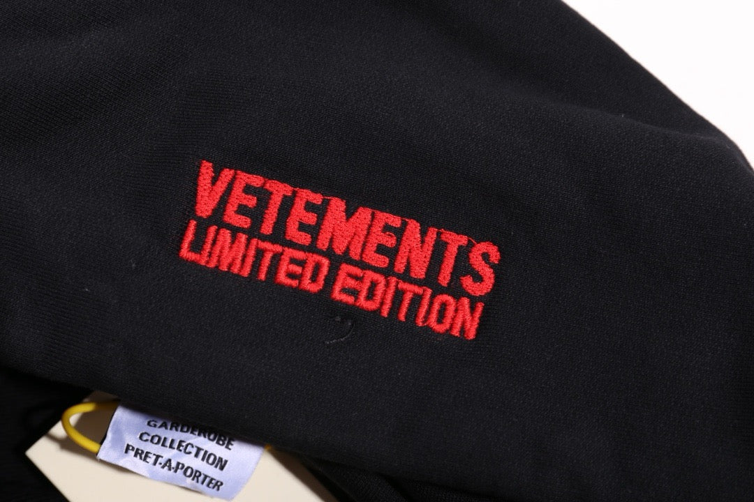 Black Cotton Graphic Pullover - Men's