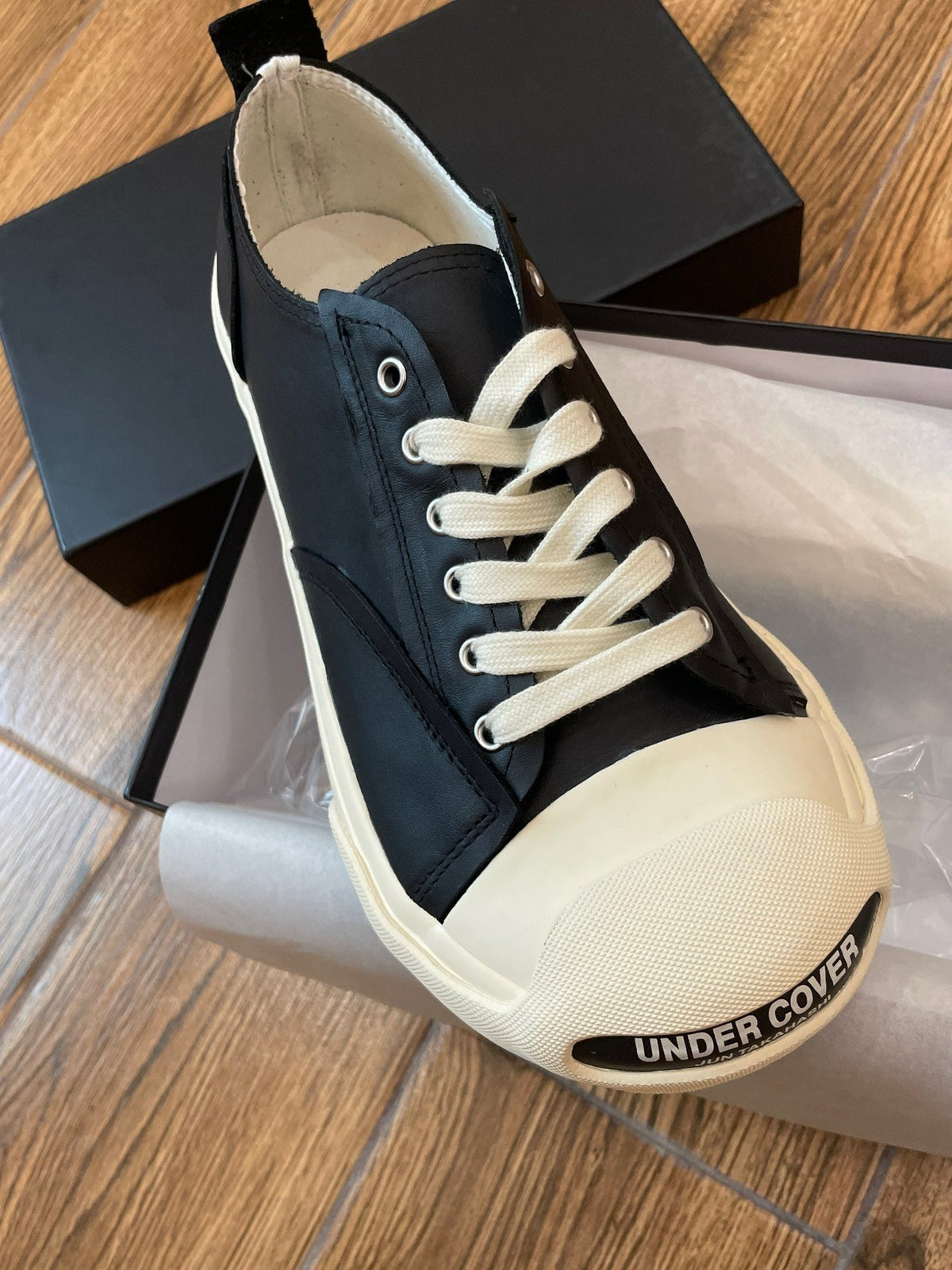 Black Canvas Toe Cap Low-Top - Men's