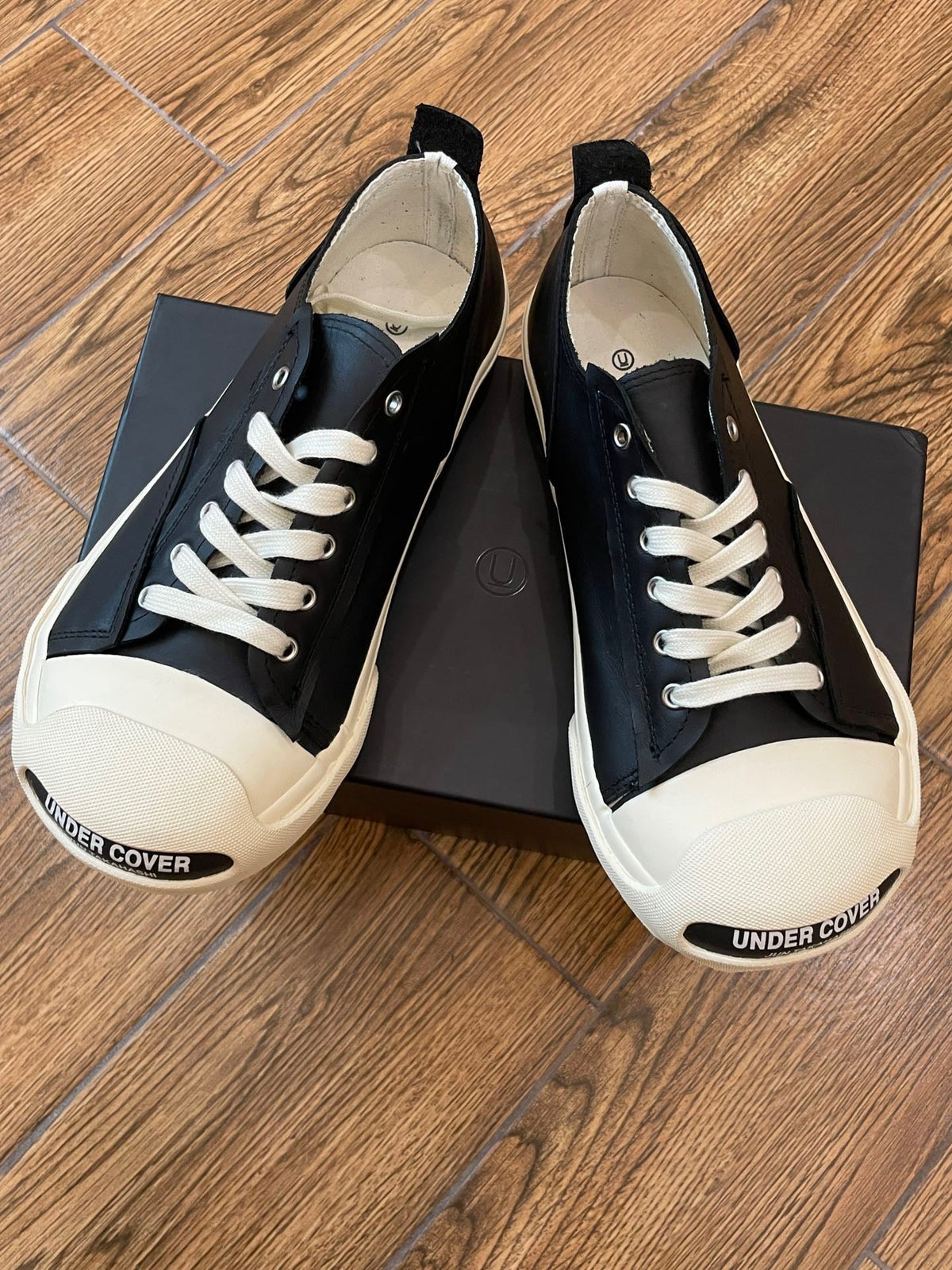 Black Canvas Toe Cap Low-Top - Men's