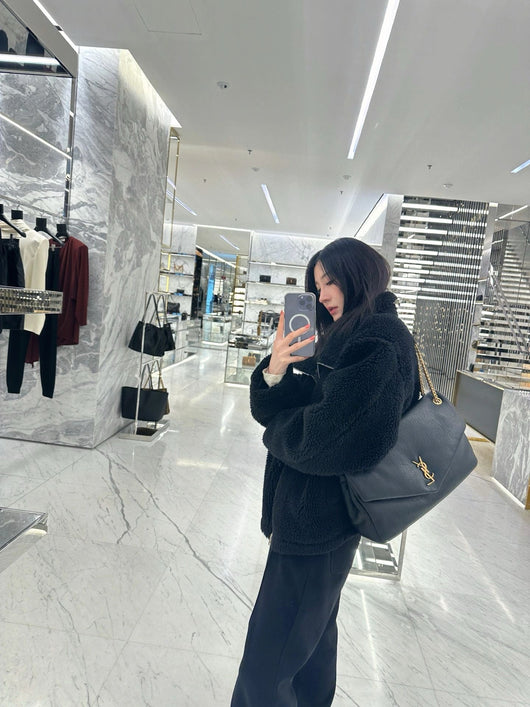 Niki Medium Shoulder Bag