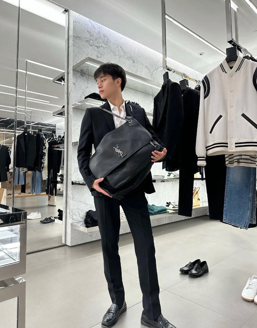 Niki Grained Shoulder Bag