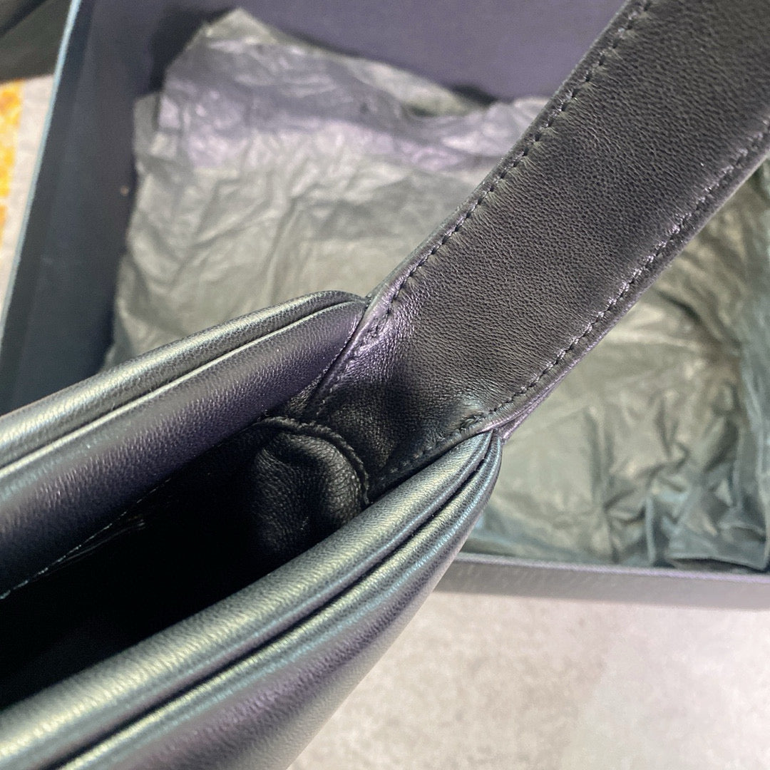 Le 5 a 7 Shoulder Bag