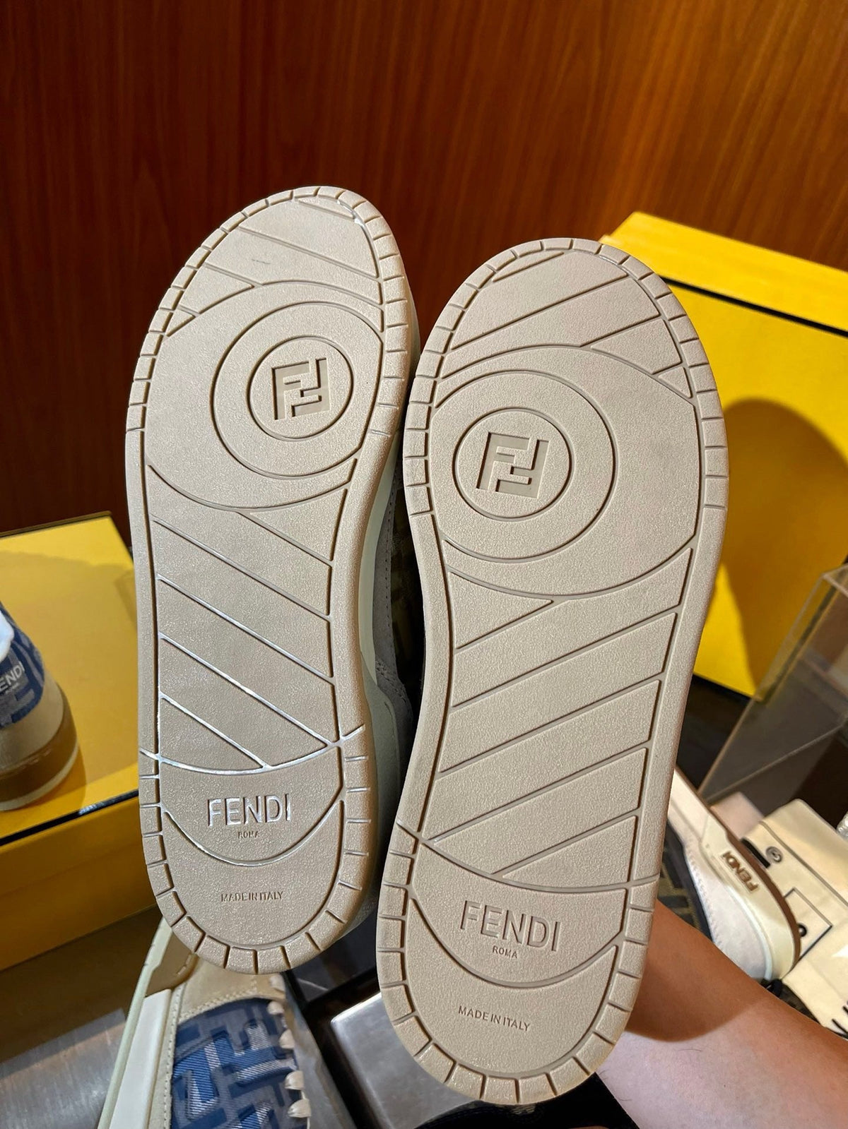Cream Leather Logo Low-Top - Men's