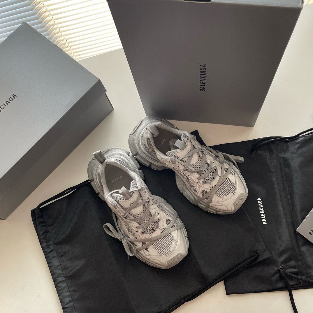 Caged Panel Runner Beige Sneakers