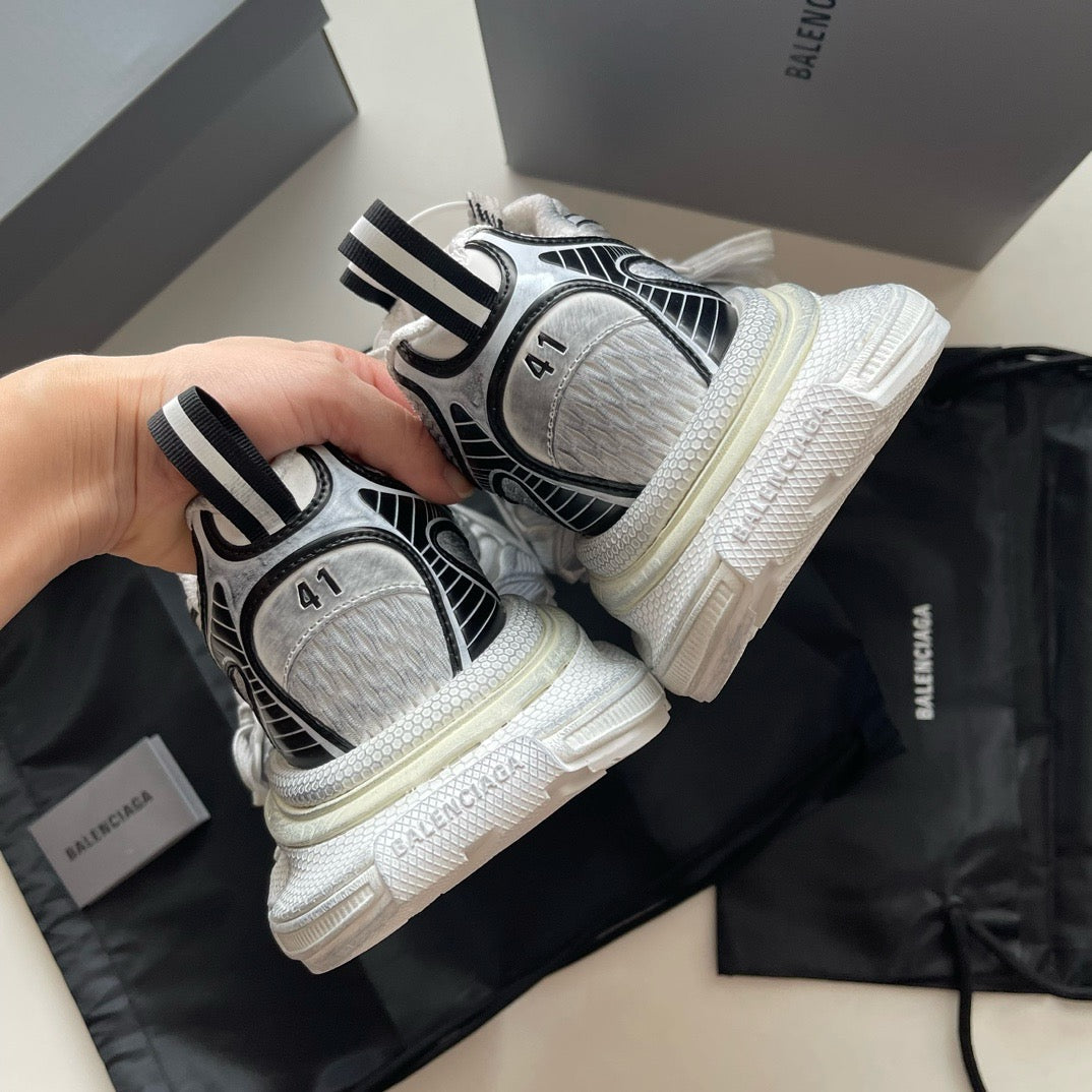 Caged Panel Runner Beige Sneakers