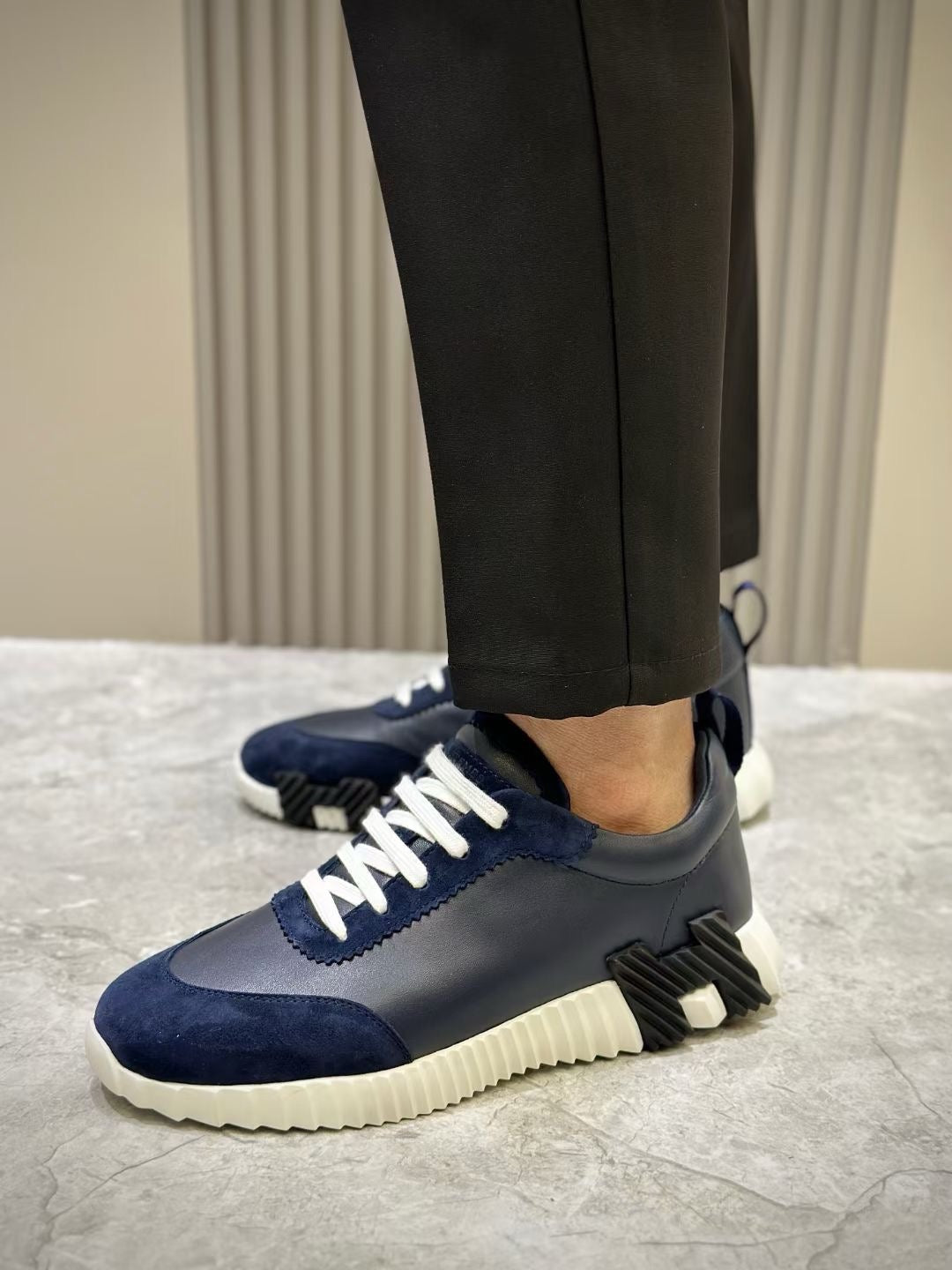 Black Knit Contrast Sole Low-Top - Men's
