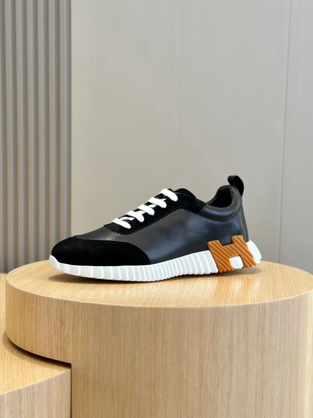 Black Knit Contrast Sole Low-Top - Men's
