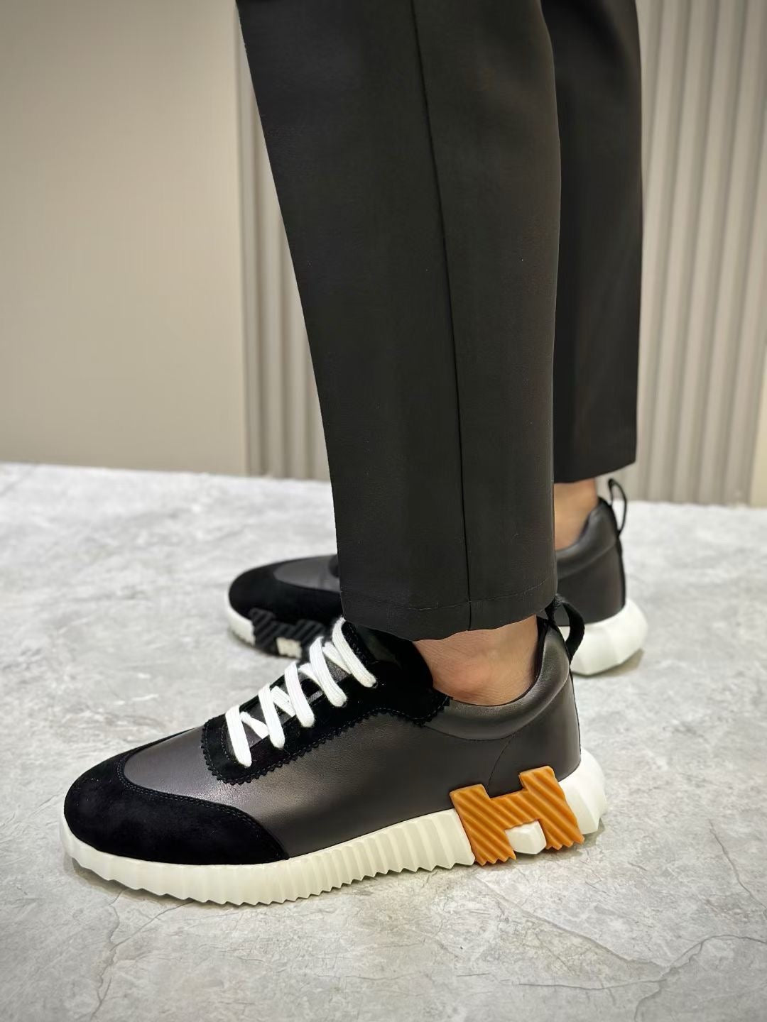 Black Knit Contrast Sole Low-Top - Men's