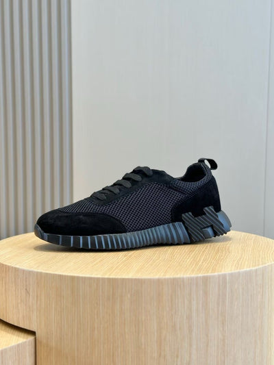 Navy Leather Contrast Sole Low-Top - Men's