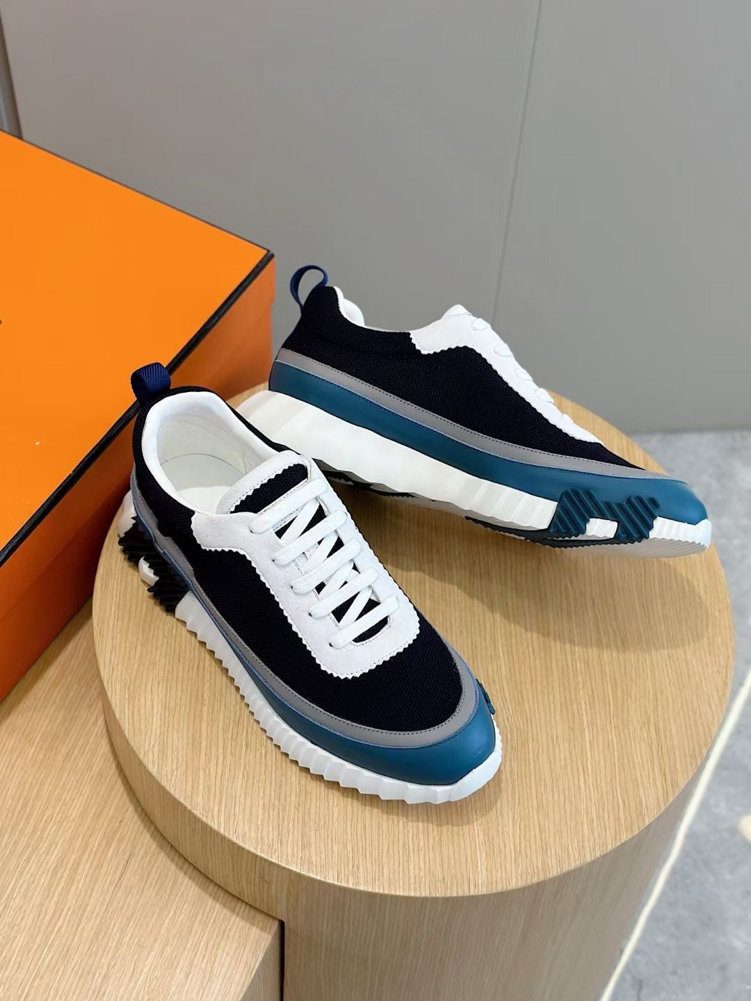 Navy Knit Contrast Sole Runner - Men's