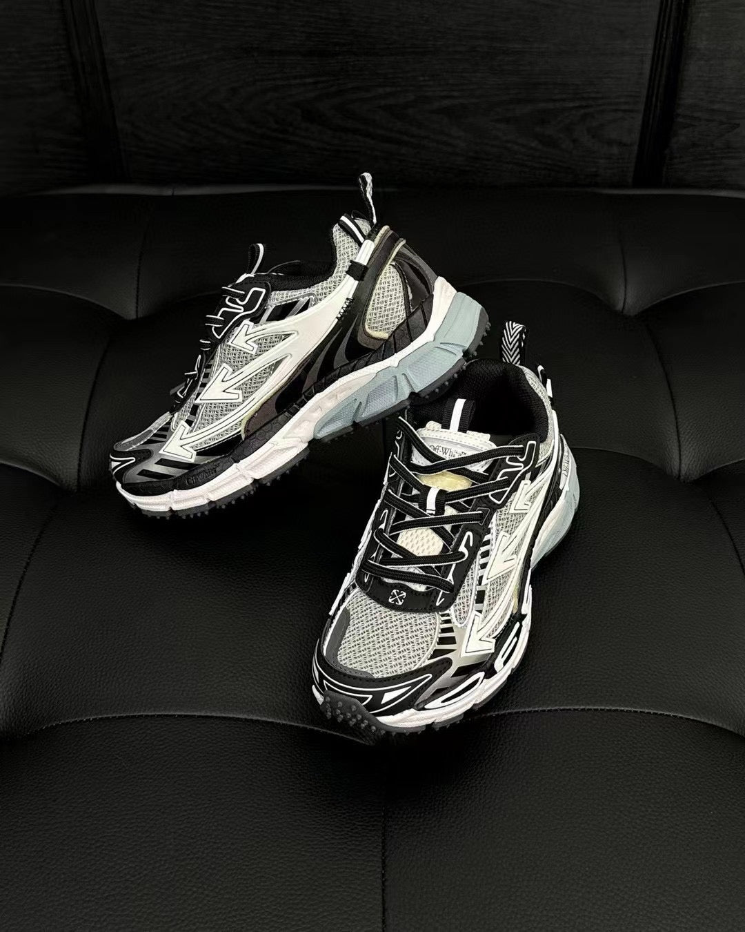 White Mesh Graphic Chunky - Men's