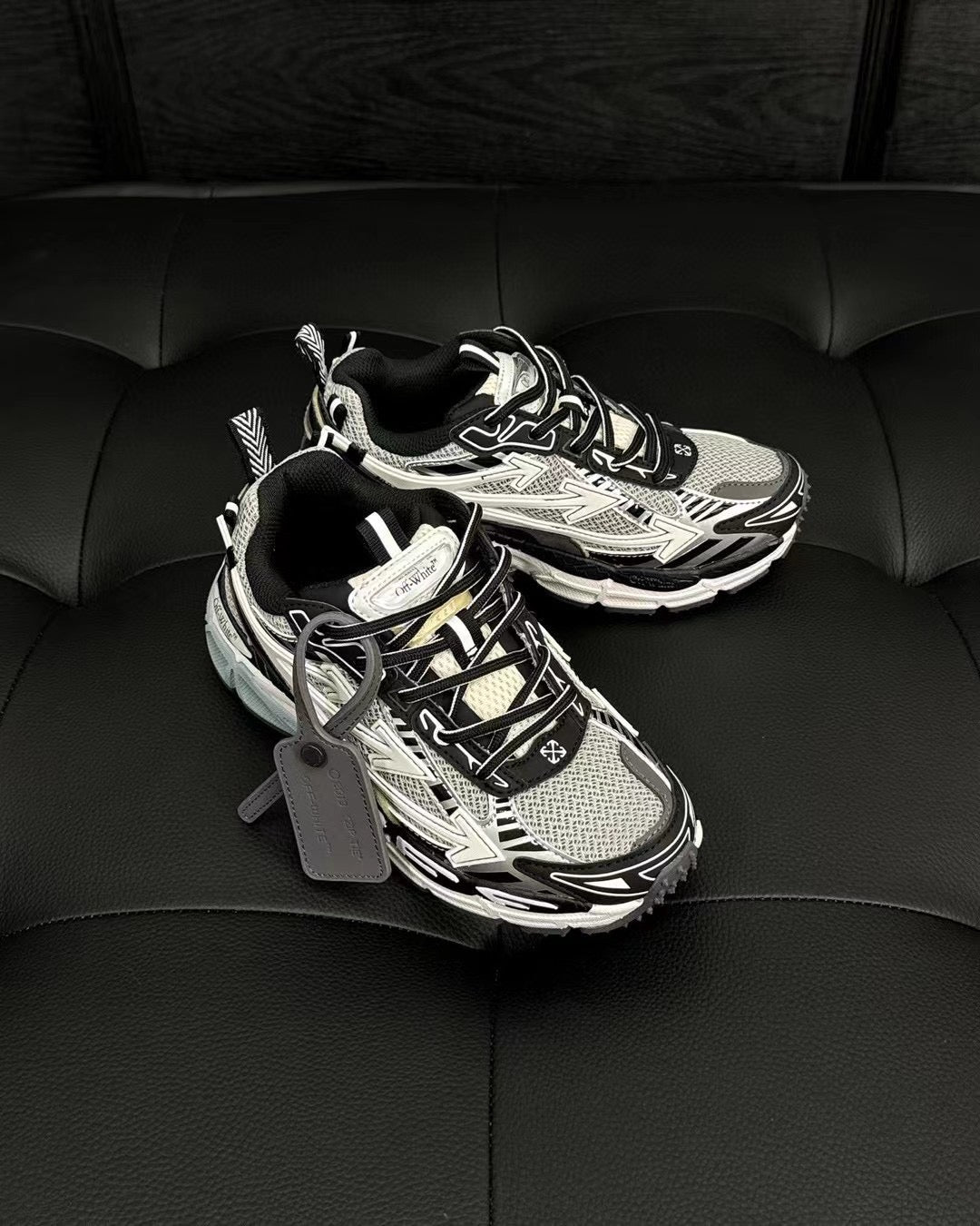 White Mesh Graphic Chunky - Men's