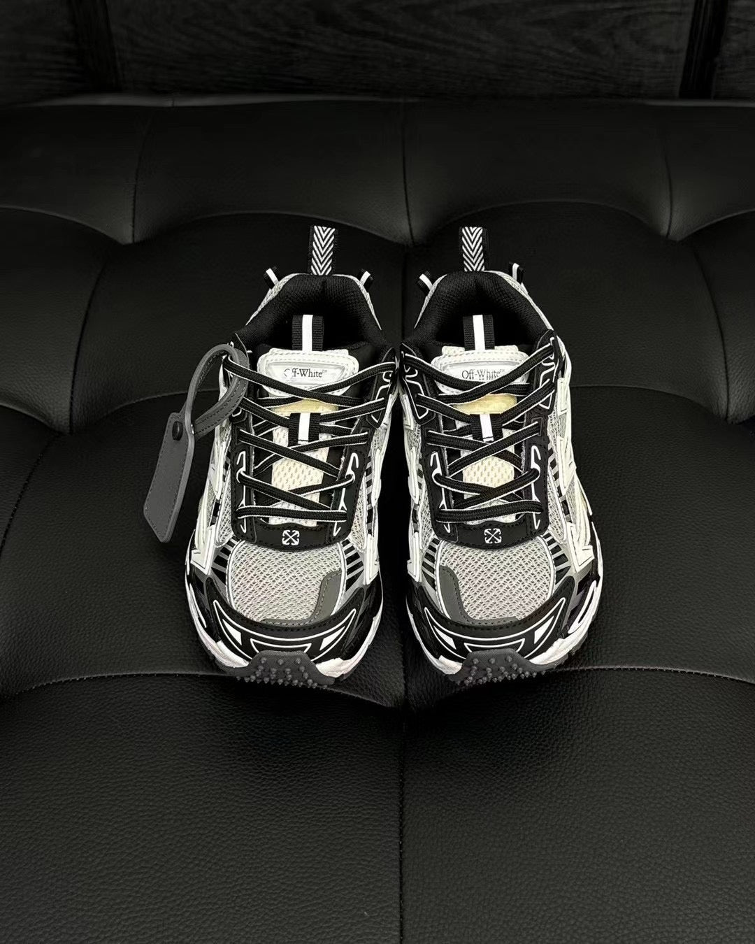 White Mesh Graphic Chunky - Men's