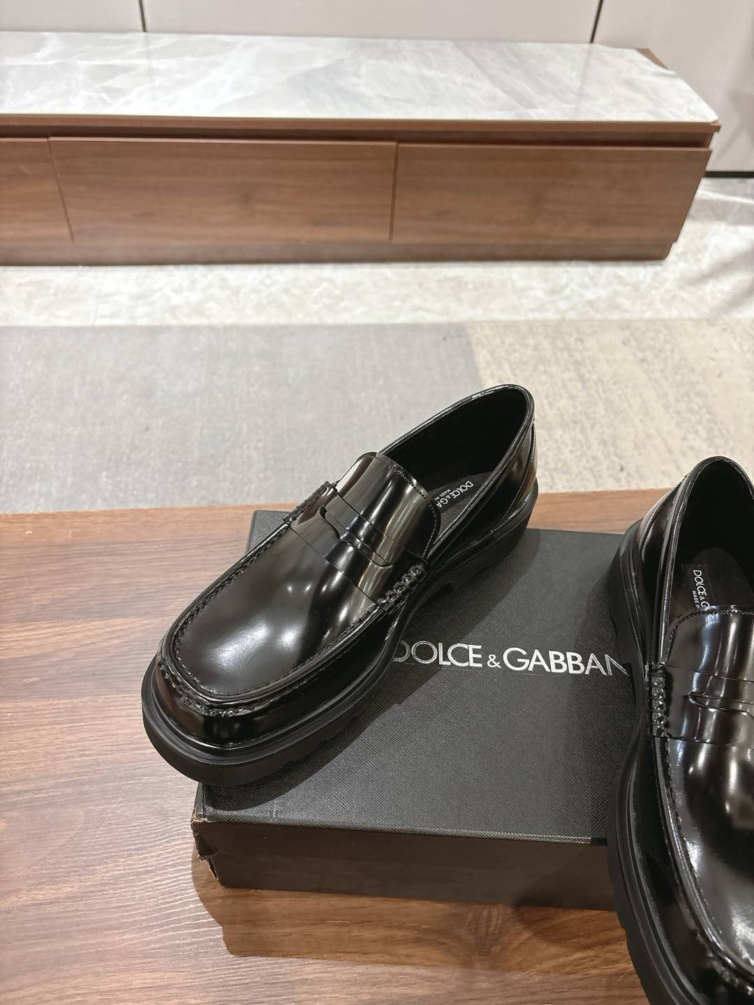 Black Leather Lug Sole Loafer - Men's