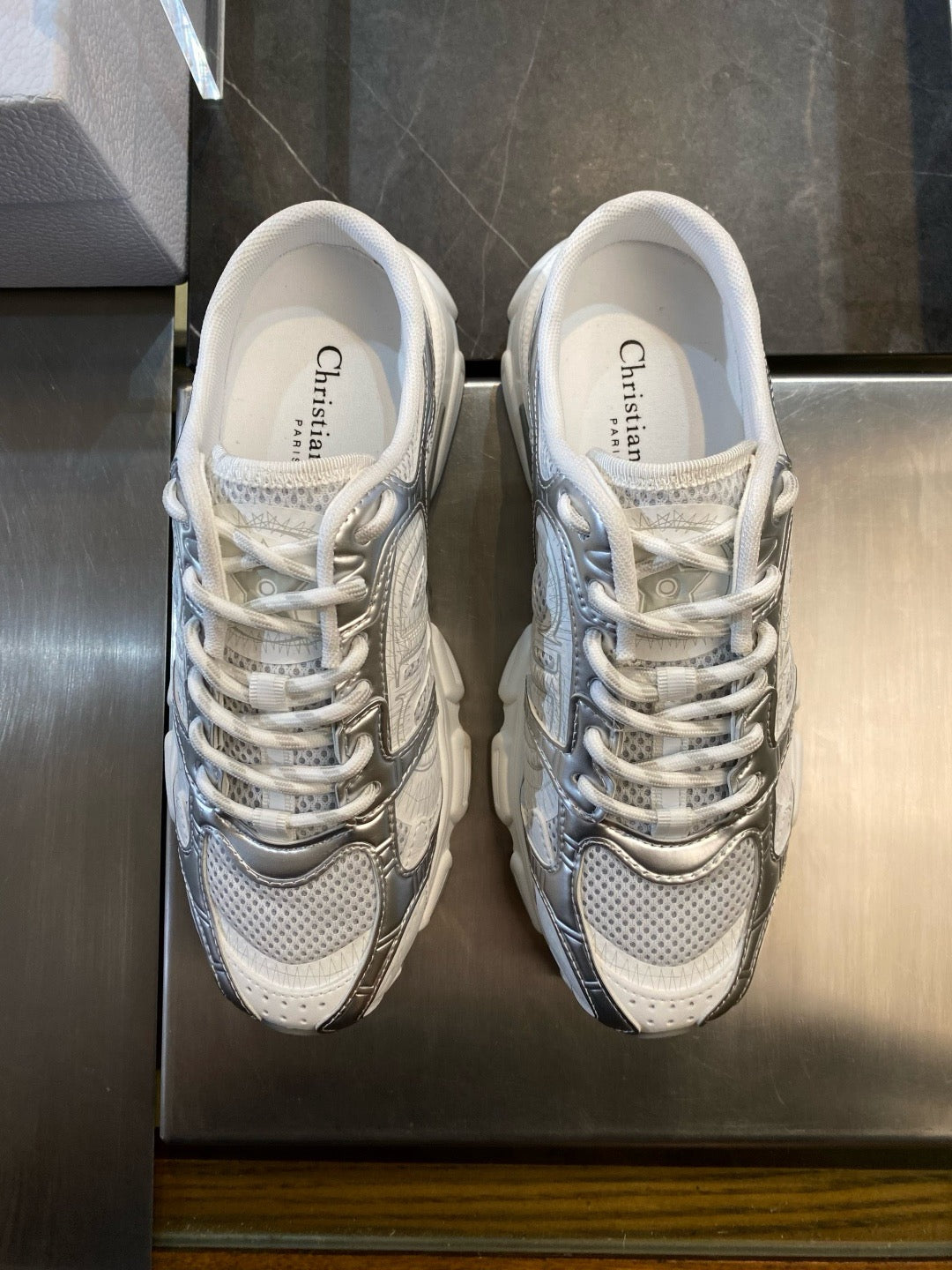 Grey Mesh Print Runner - Women's
