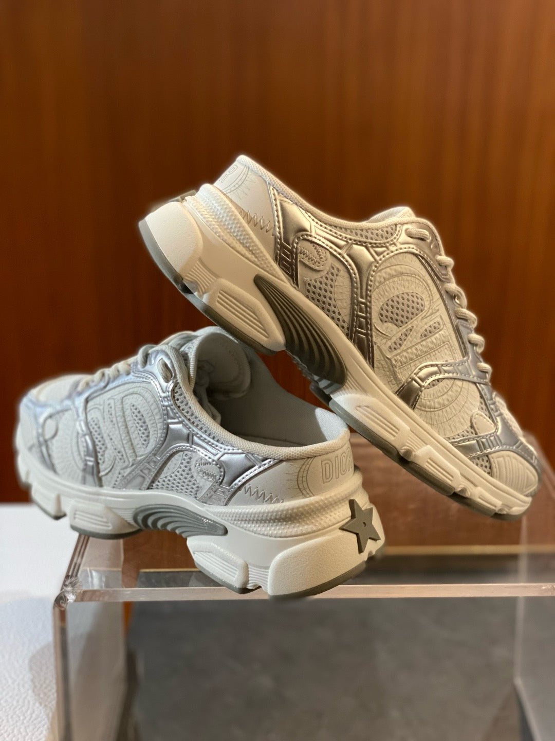 Grey Mesh Print Runner - Women's