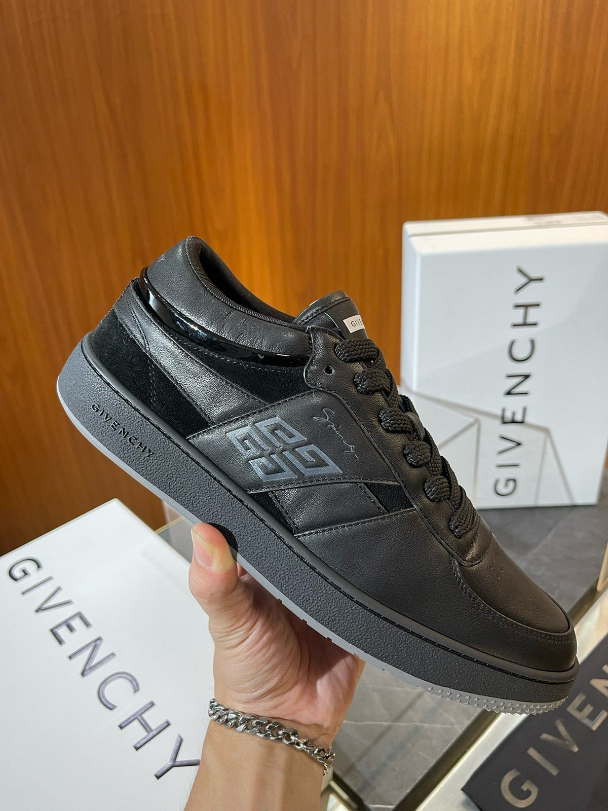 Black Leather Plain Low-Top - Men's
