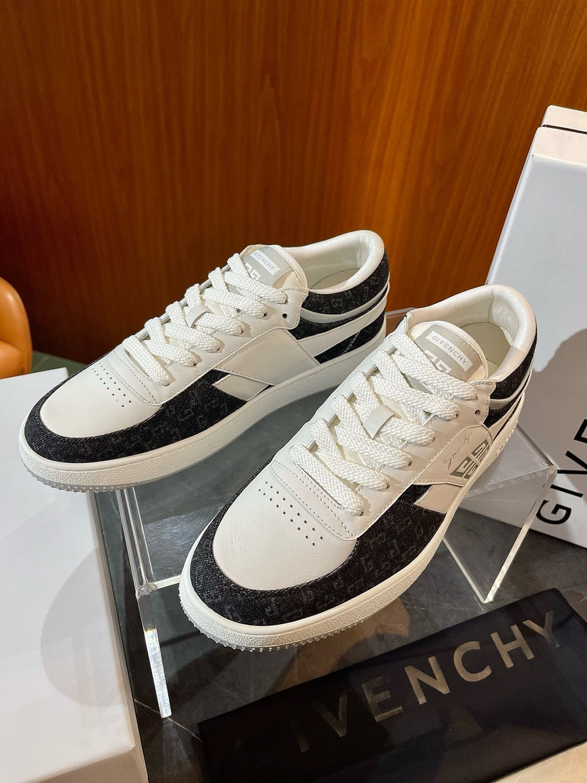 Cream Leather Panelled Low-Top - Men's