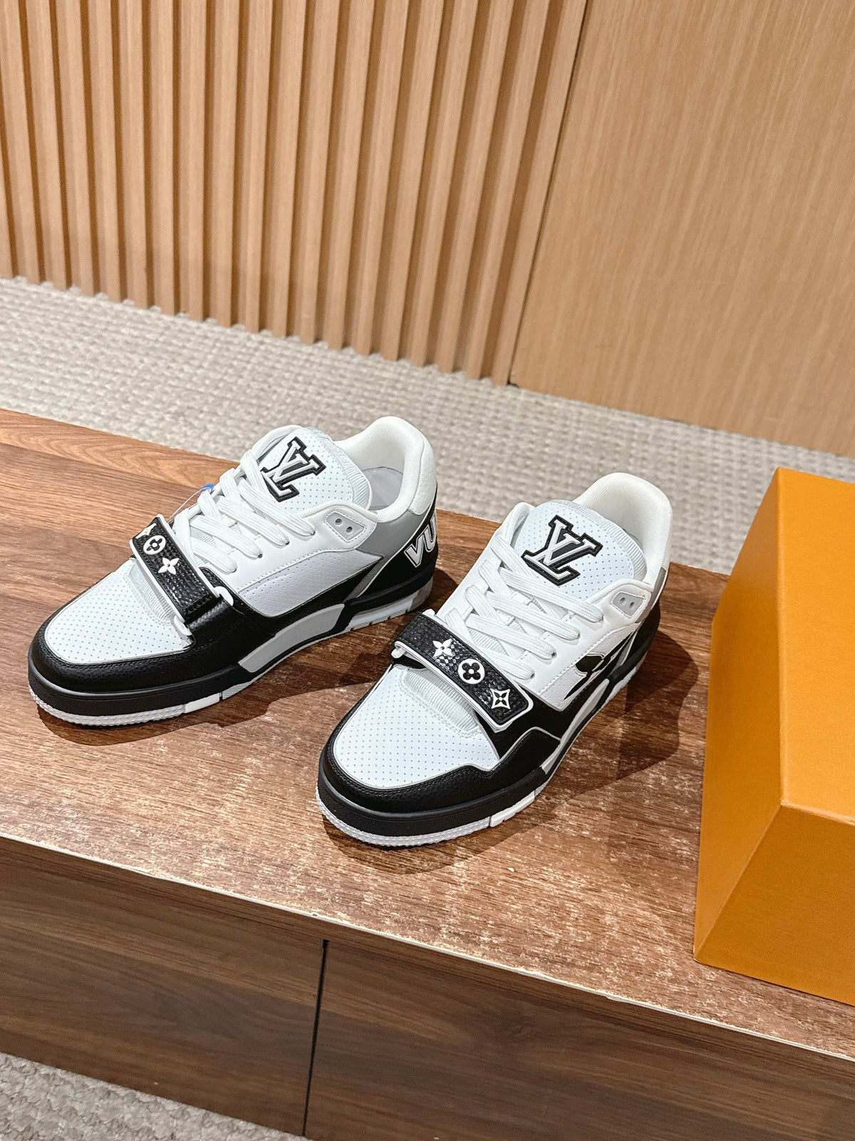 Black Leather Graphic Chunky - Men's