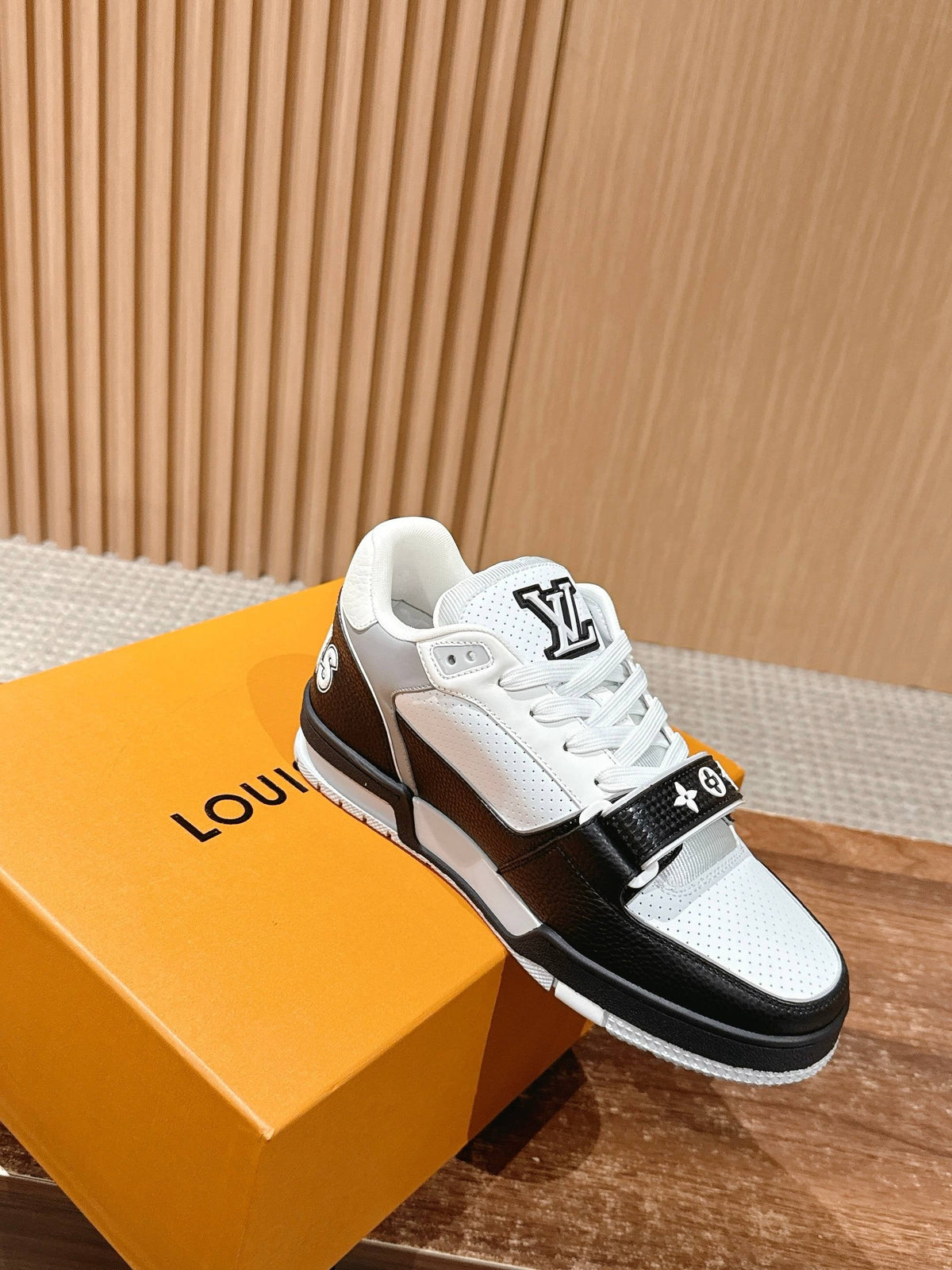 Black Leather Graphic Chunky - Men's