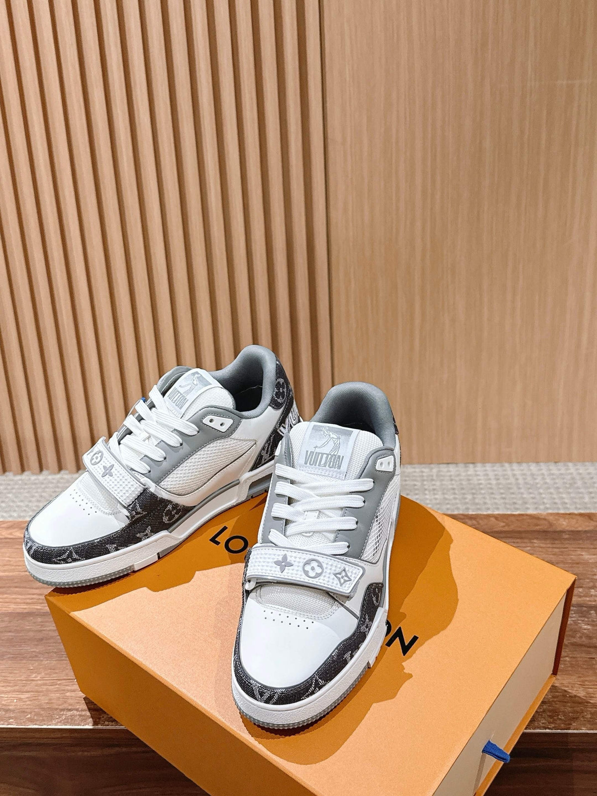 White Leather Graphic Chunky - Men's