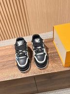 Black Sneakers