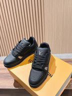 Trainer Black Textured