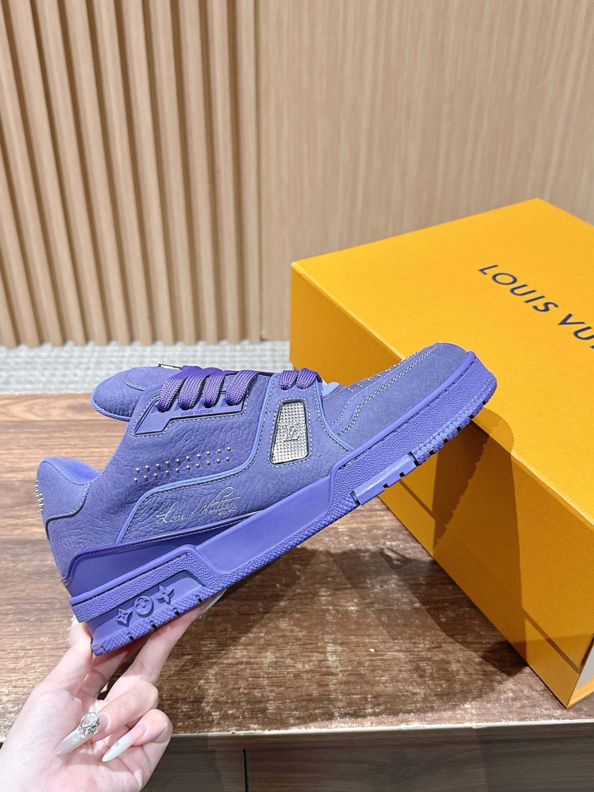 Trainer Black Textured