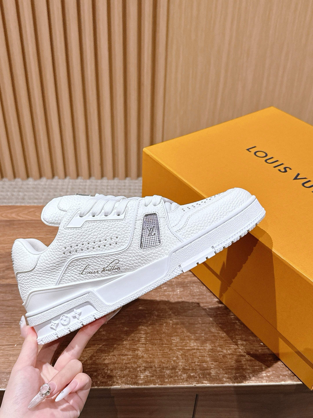 Trainer Black Textured