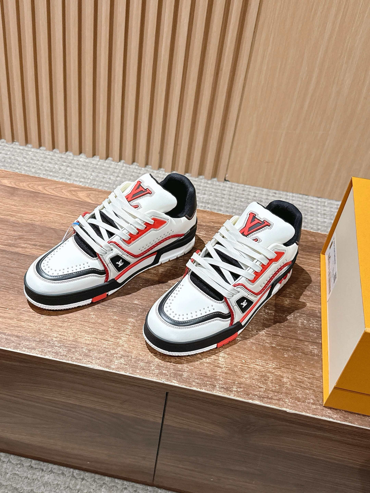 Trainer Red and White