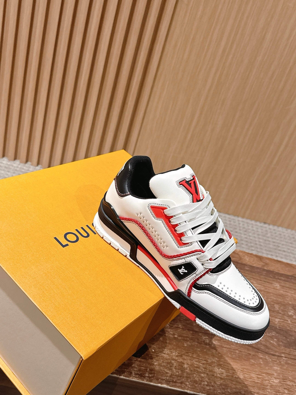 Trainer Red and White