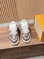 Trainer Orange