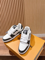 Trainer Grey