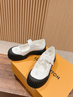 Black and White Flats