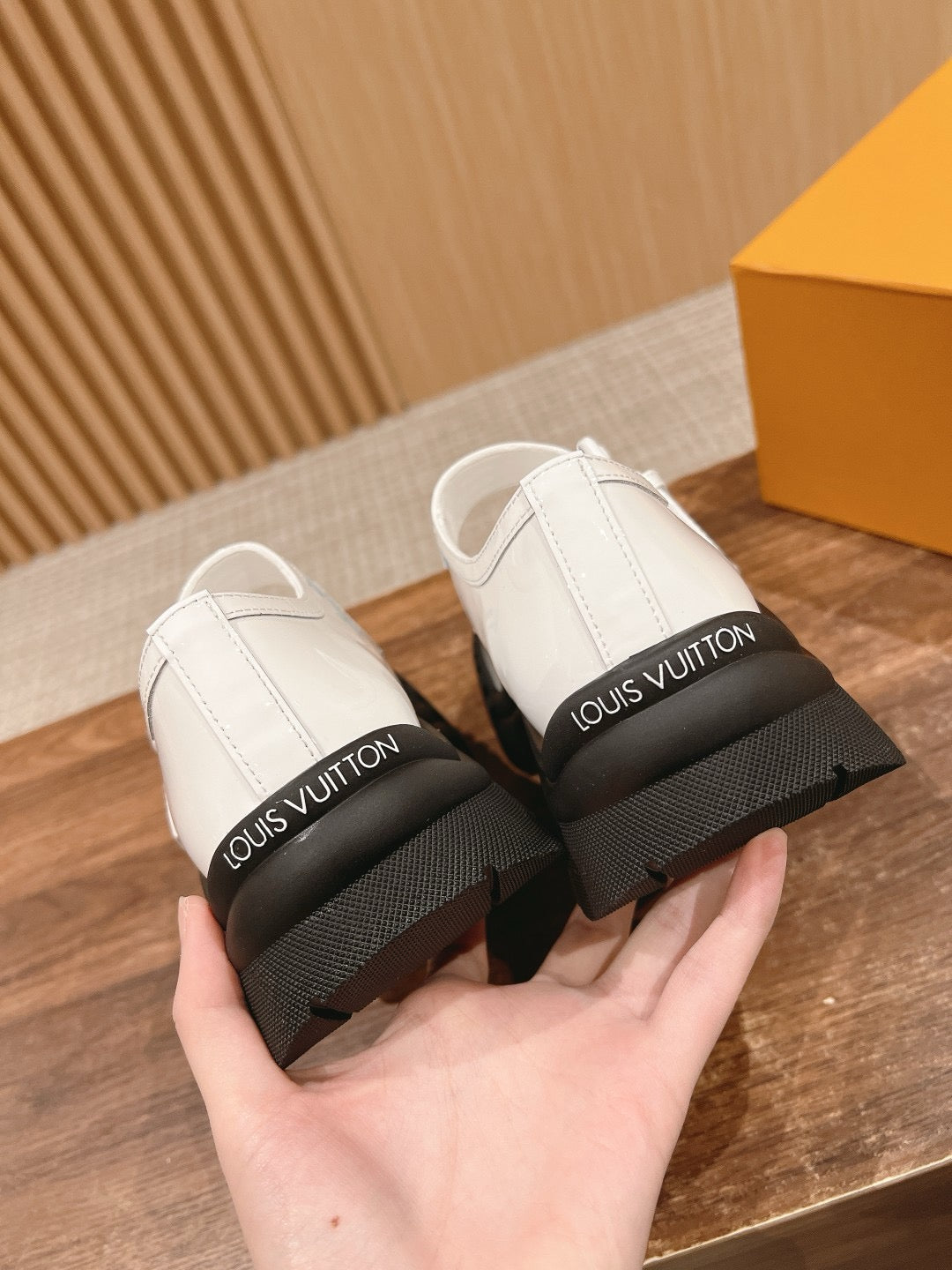 Black and White Flats