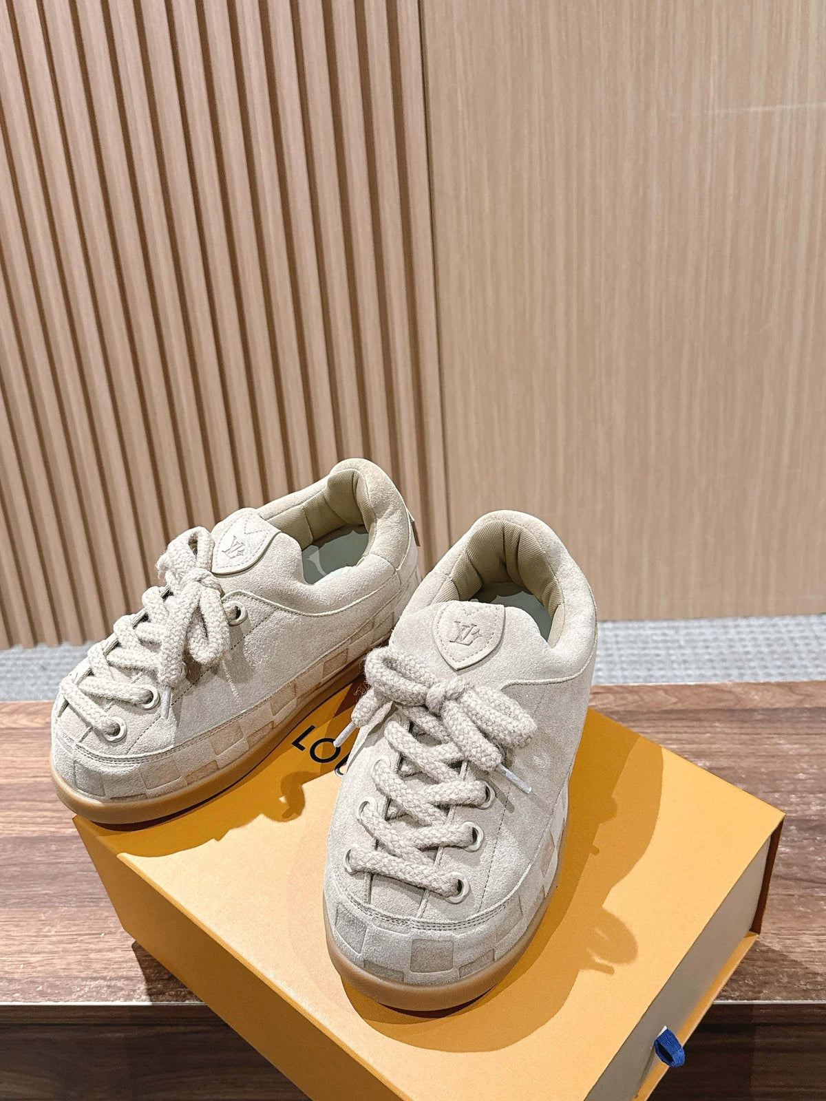 Cream Leather Embossed Low-Top - Women's