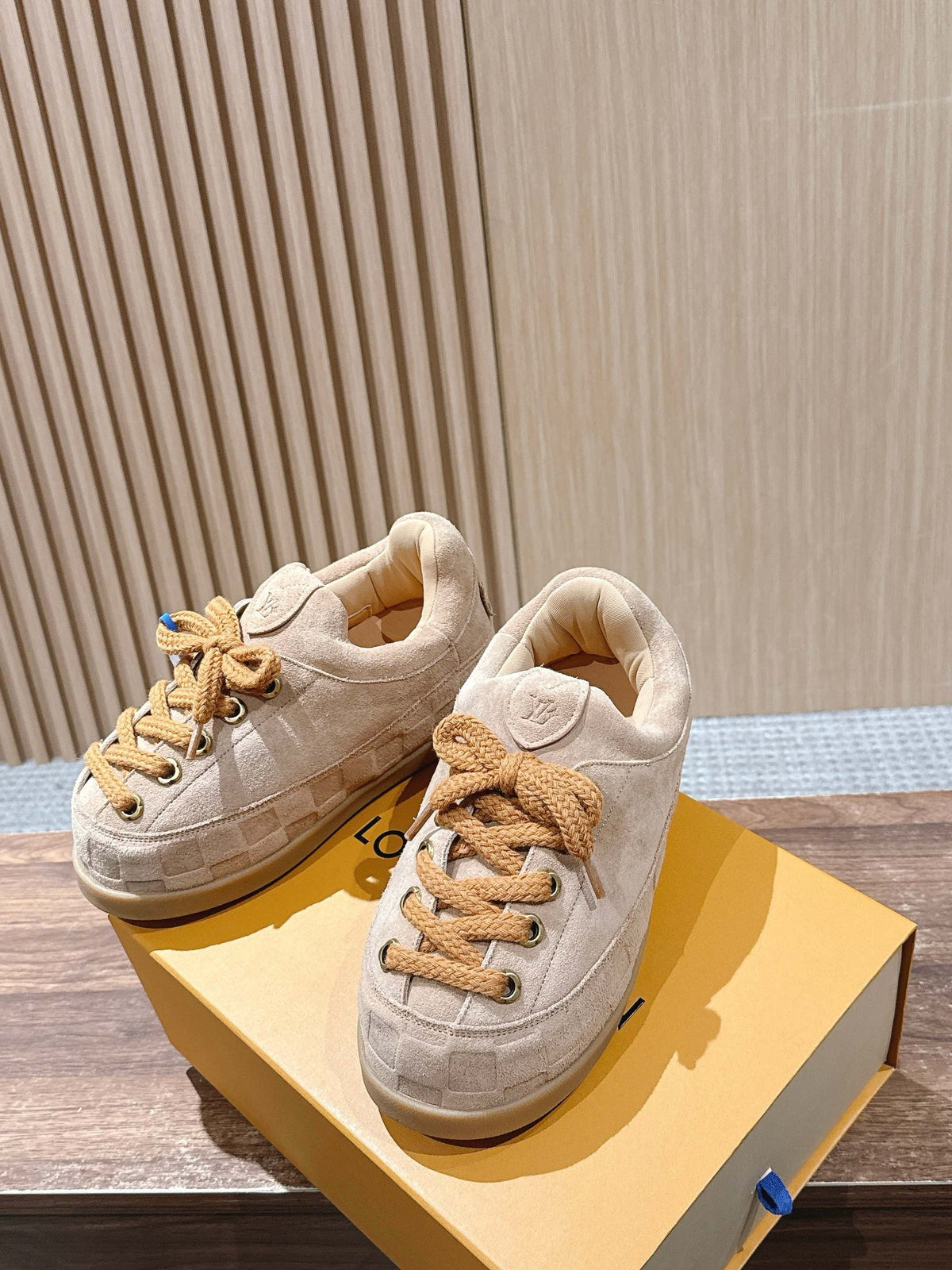 Cream Leather Embossed Low-Top - Women's