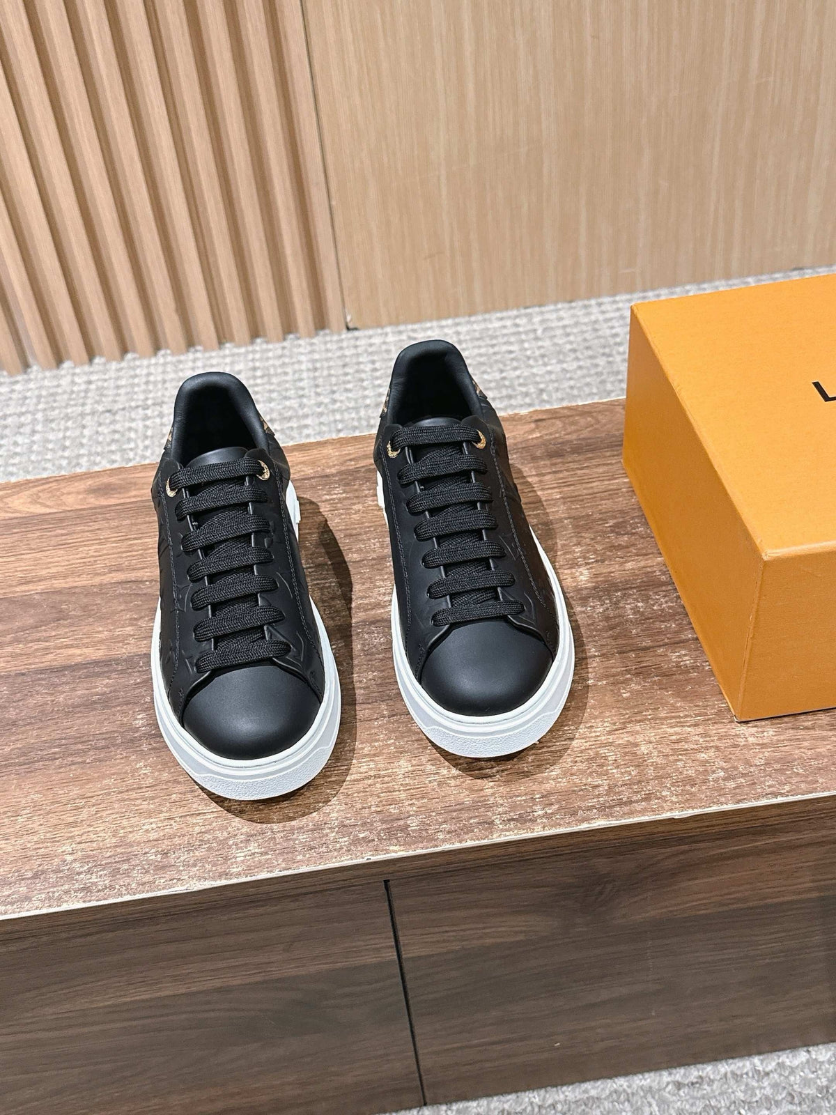 Black Leather Plain Low-Top - Women's