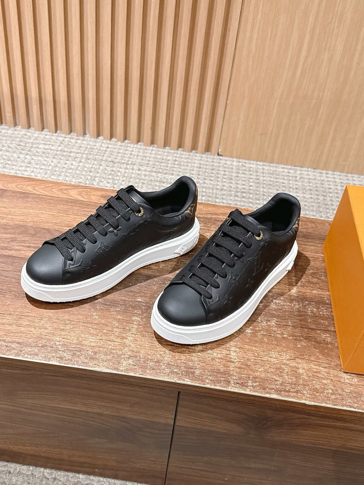 Black Leather Plain Low-Top - Women's