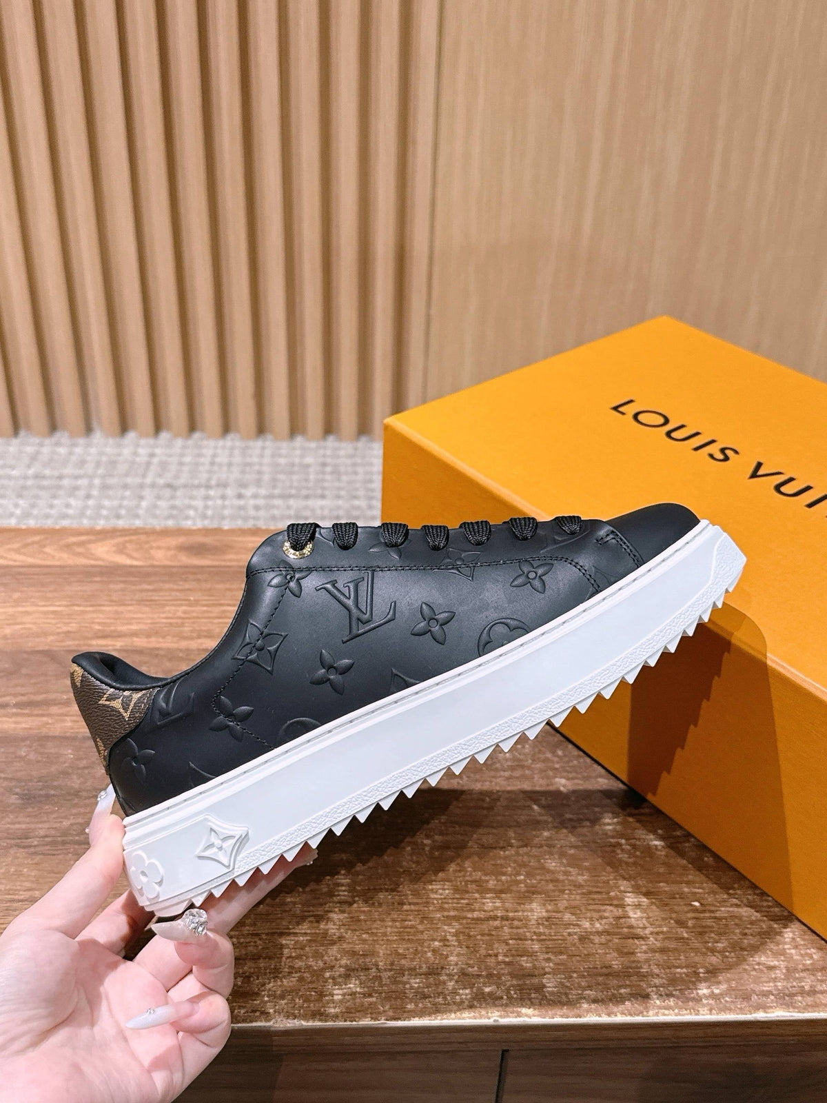 Black Leather Plain Low-Top - Women's