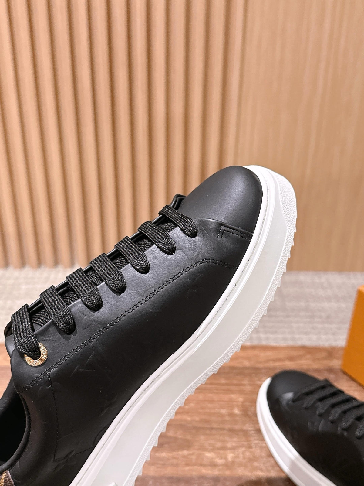 Black Leather Plain Low-Top - Women's
