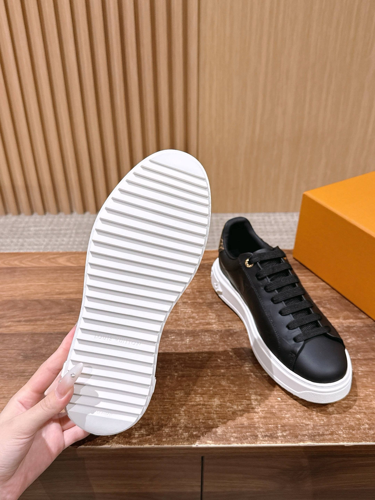 Black Leather Plain Low-Top - Women's
